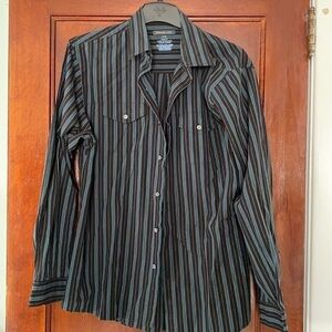 Van Heusen men’s button down; size large